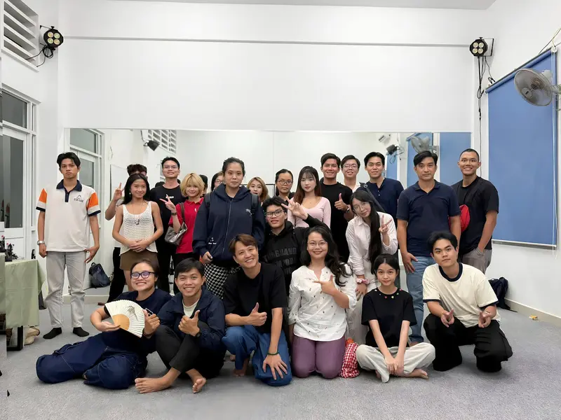 Tập thể học viên và giảng viên Qplus Academy