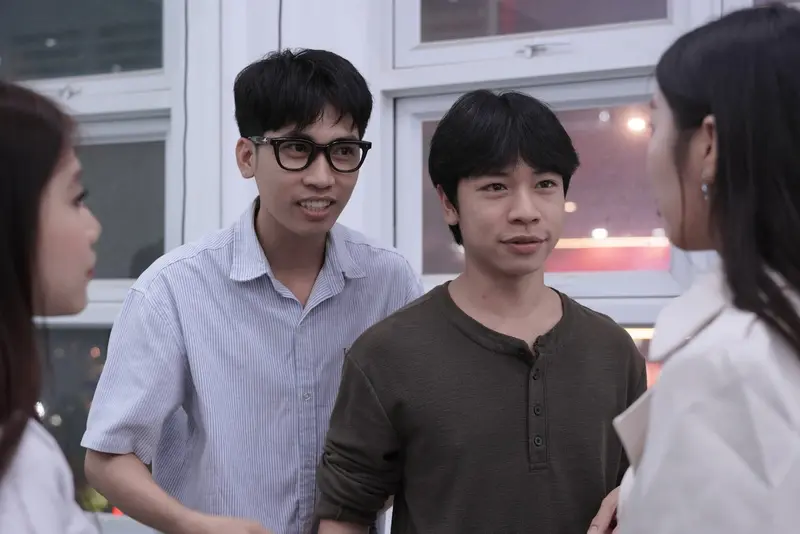 Học viên tập thoại theo nhóm